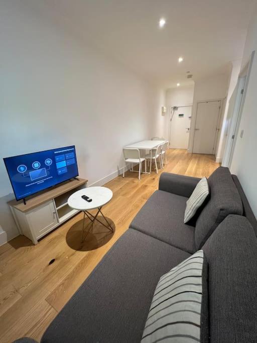 Cozy Modern Apartment In Croydon Central Esterno foto
