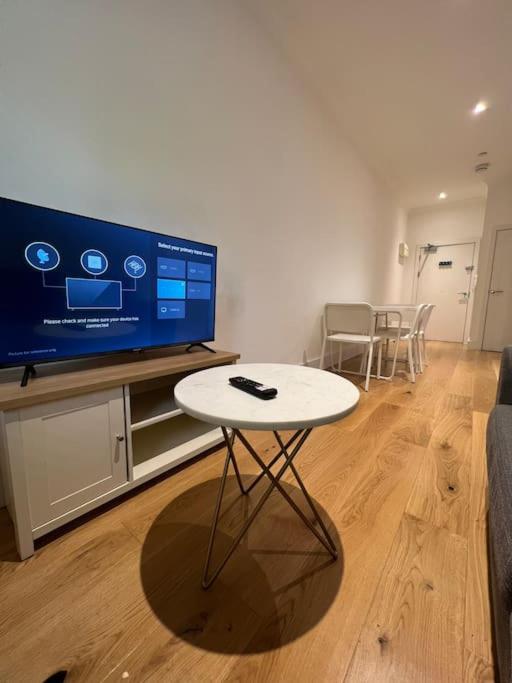 Cozy Modern Apartment In Croydon Central Esterno foto