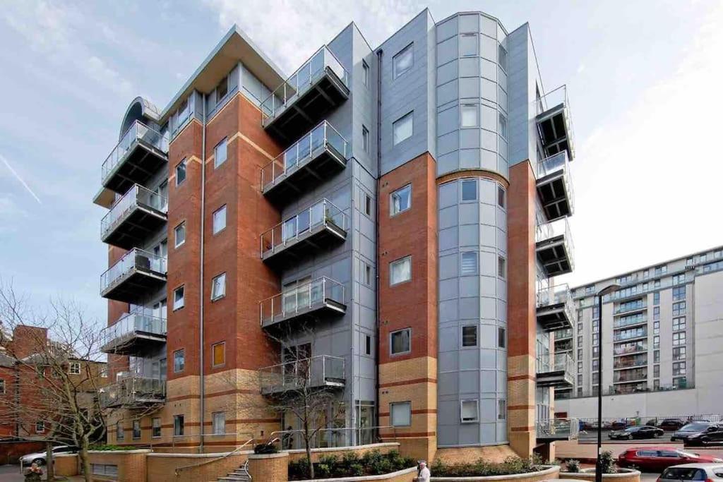 Cozy Modern Apartment In Croydon Central Esterno foto